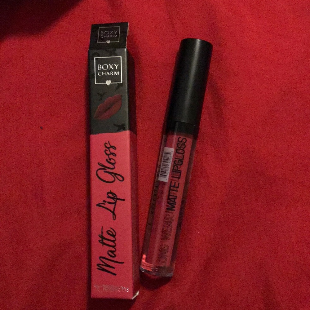 Matte lip gloss